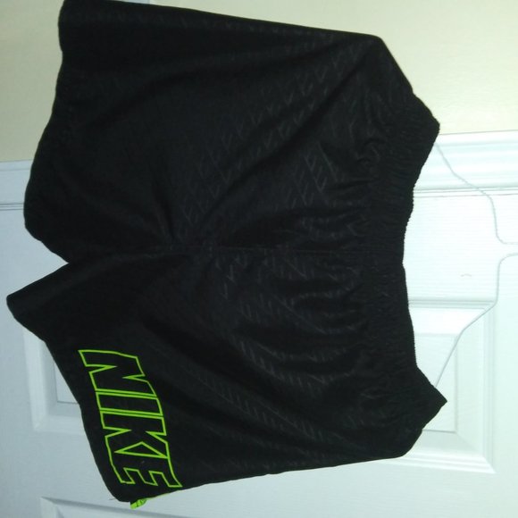 Nike shorts - Picture 4 of 6